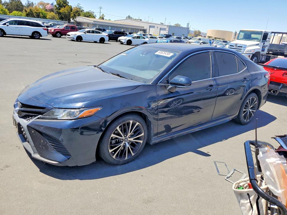 60626496 :رقم المزاد ، 4T1B11HK2KU853153 vin ، 2019 Toyota Camry مزاد بيع