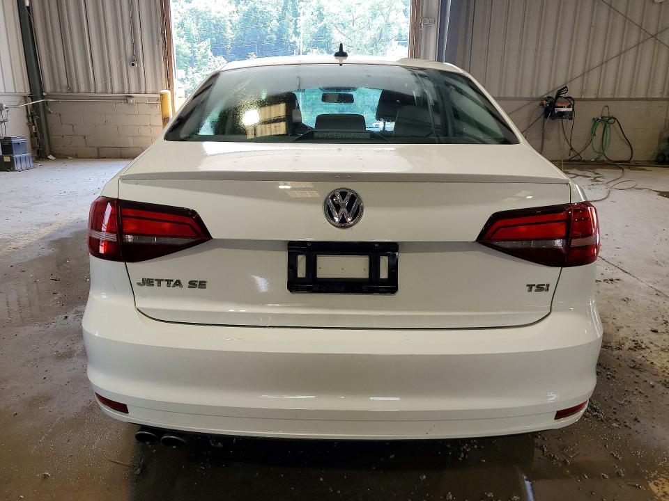61507076 :رقم المزاد ، 3VWDB7AJ0HM268015 vin ، 2017 Volkswagen Jetta مزاد بيع