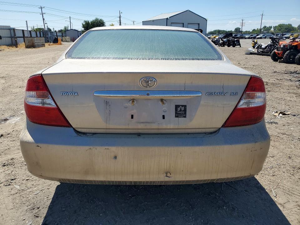 61173866 :رقم المزاد ، JTDBE32K320127581 vin ، 2002 Toyota Camry مزاد بيع