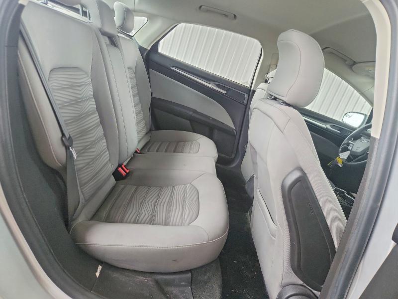 61763526 :رقم المزاد ، 3FA6P0G72GR380001 vin ، 2016 Ford Fusion مزاد بيع