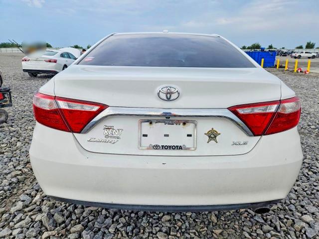 60010596 :رقم المزاد ، 4T1BF1FK1HU735446 vin ، 2017 Toyota Camry مزاد بيع