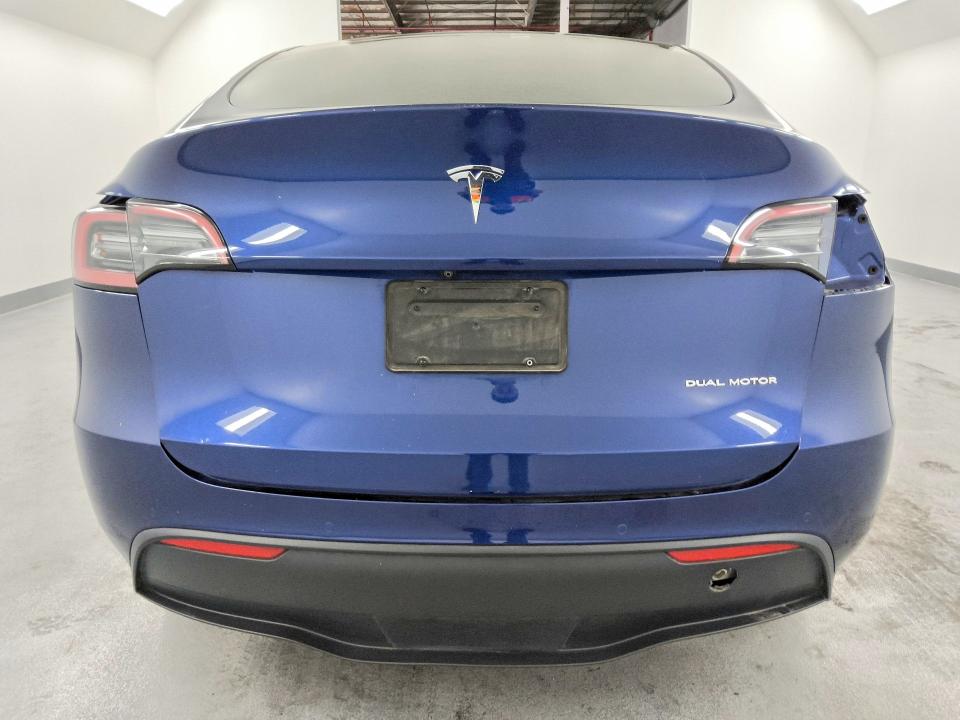 60645306 :رقم المزاد ، 7SAYGDEE3NF481237 vin ، 2022 Tesla Model Y مزاد بيع