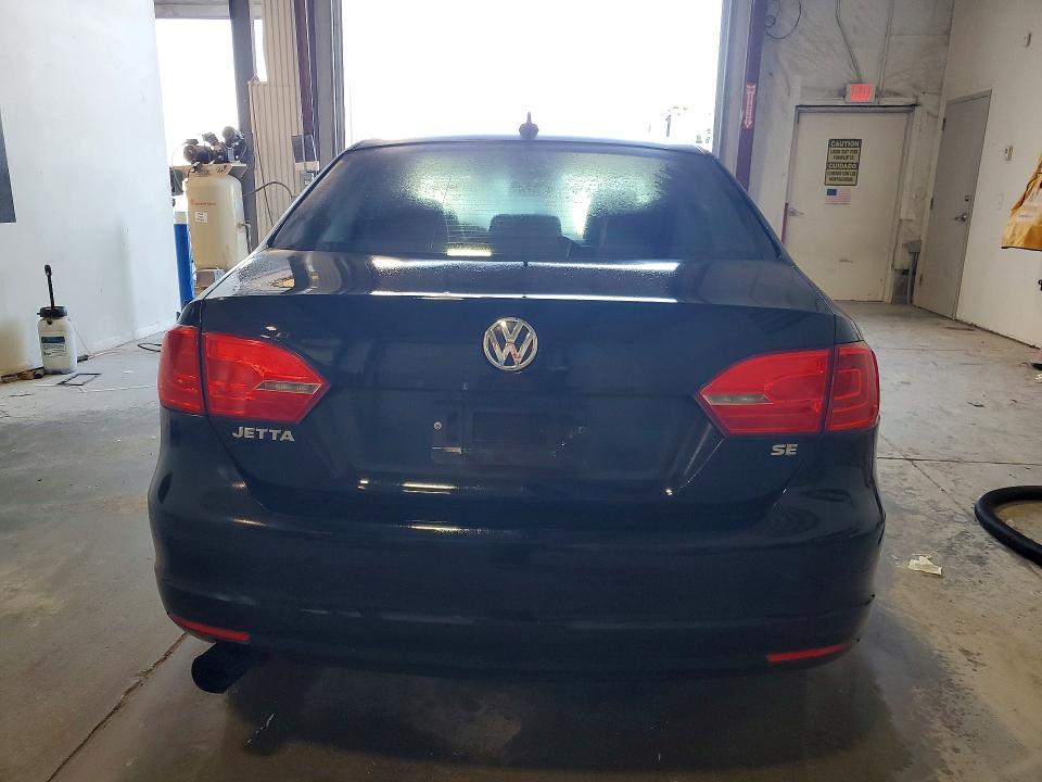 60056916 :رقم المزاد ، 3VWD17AJ9EM425927 vin ، 2014 Volkswagen Jetta مزاد بيع