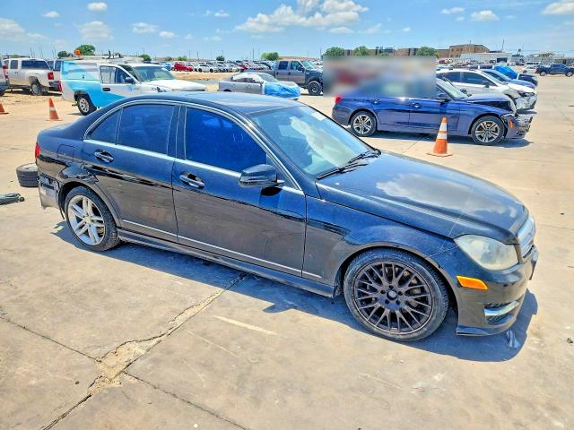 Продаж на аукціоні авто 2013 Mercedes-benz C, vin: WDDGF8AB7DG131554, номер лоту: 58973206