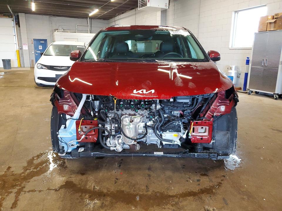 2026 Kia Carnival მანქანა იყიდება აუქციონზე, vin: KNDNB5K31T6611290, აუქციონის ნომერი: 60082036