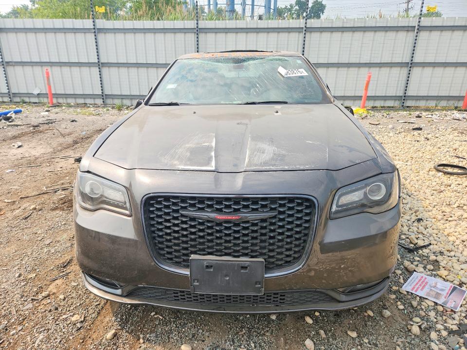 61083876 :رقم المزاد ، 2C3CCABG0PH637002 vin ، 2023 Chrysler 300 مزاد بيع