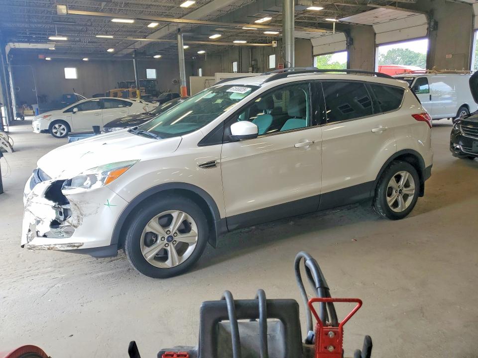 2015 Ford Escape მანქანა იყიდება აუქციონზე, vin: 1FMCU9G99FUA95617, აუქციონის ნომერი: 61558026