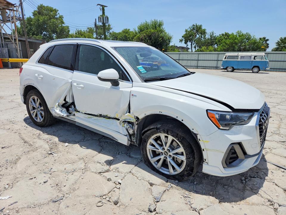 62005766 :رقم المزاد ، WA1DECF35N1113217 vin ، 2022 Audi Q3 مزاد بيع