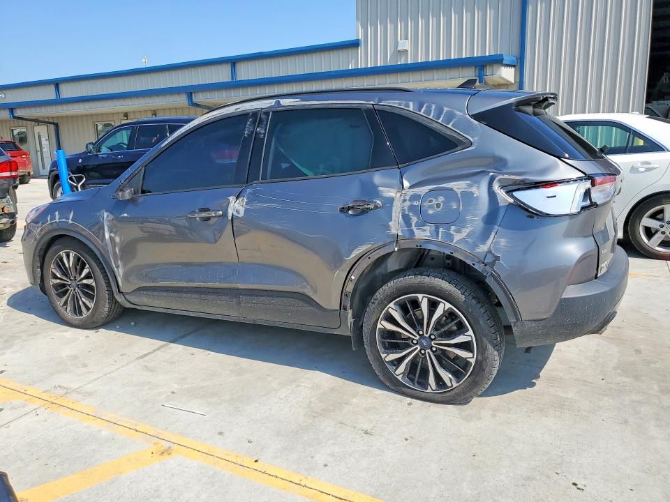 61929236 :رقم المزاد ، 1FMCU9G68NUB35139 vin ، 2022 Ford Escape مزاد بيع
