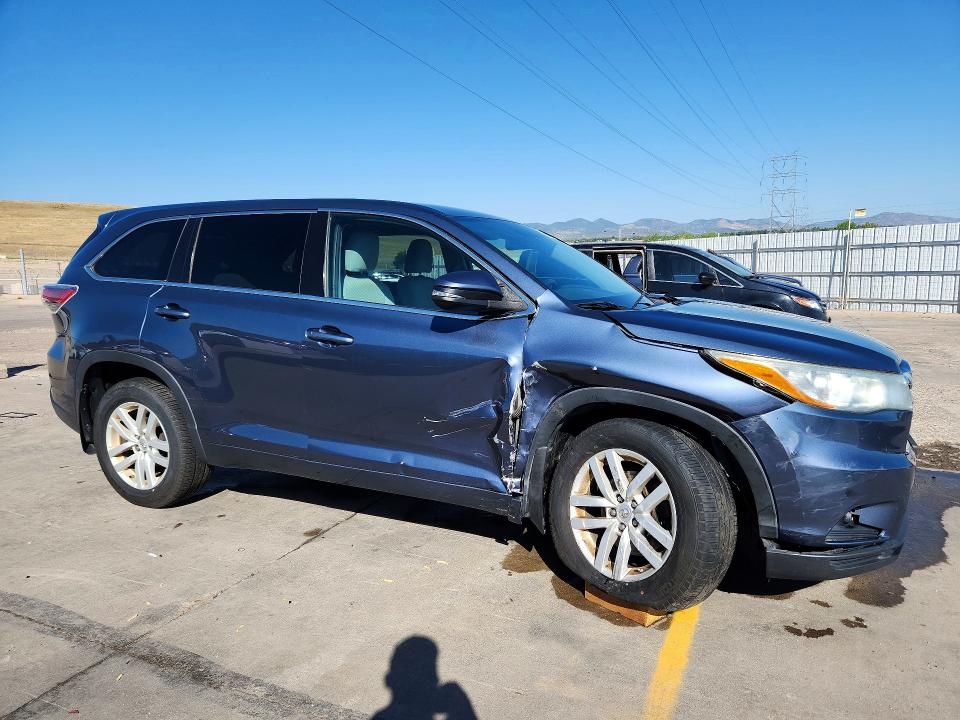 Продажа на аукционе авто 2015 Toyota Highlander, vin: 5TDBKRFH5FS217537, номер лота: 60897056