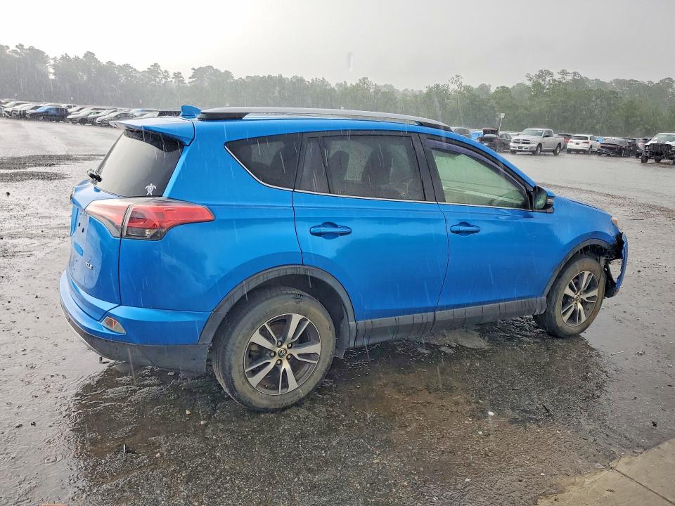 Продаж на аукціоні авто 2017 Toyota Rav4, vin: JTMWFREV8HJ707788, номер лоту: 61861166