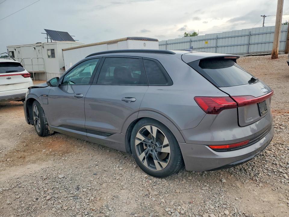 Продажа на аукционе авто 2022 Audi E-tron, vin: WA1AAAGE6NB012331, номер лота: 62277926