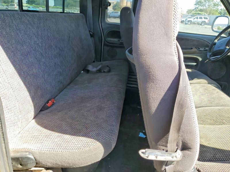 2000 Dodge Ram 1500 მანქანა იყიდება აუქციონზე, vin: 3B7HC13Y4YG105083, აუქციონის ნომერი: 61050806
