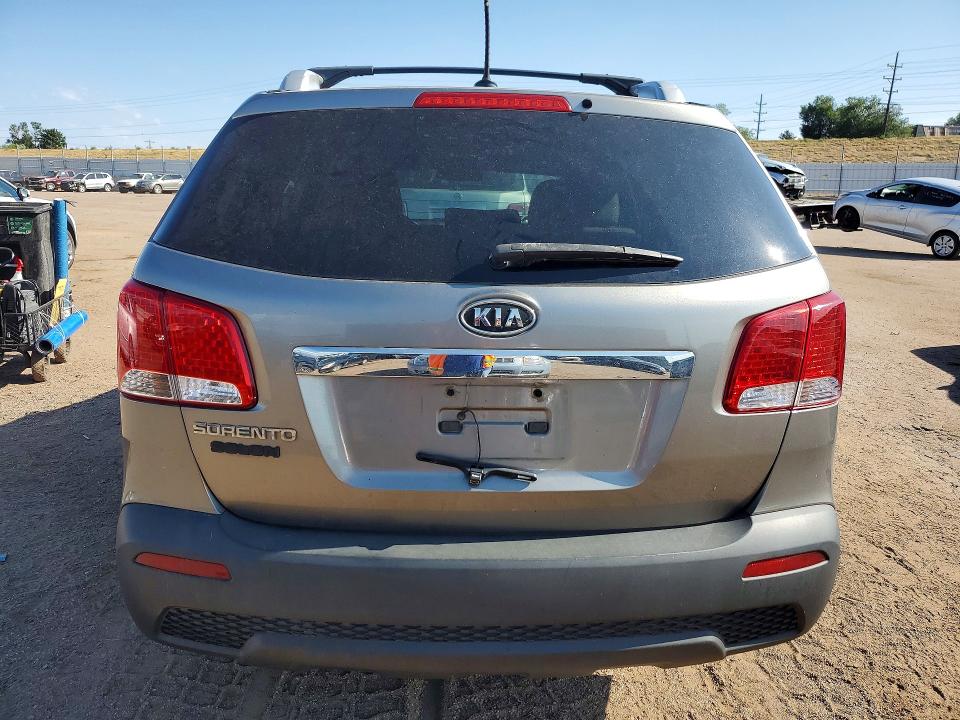 2011 Kia Sorento მანქანა იყიდება აუქციონზე, vin: 5XYKTDA20BG060168, აუქციონის ნომერი: 61526946