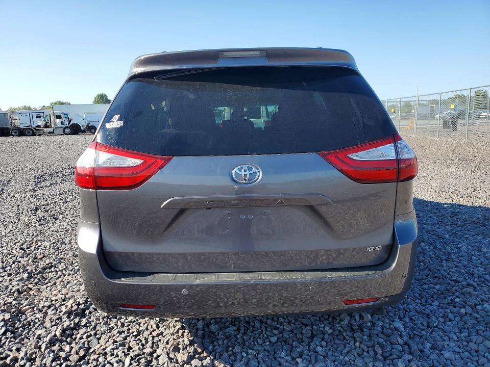 Продаж на аукціоні авто 2015 Toyota Sienna, vin: 5TDYK3DC3FS687323, номер лоту: 62014426