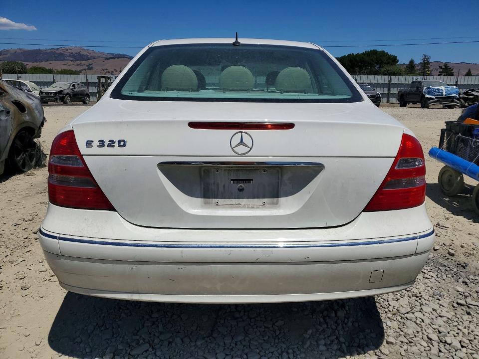 61337606 :رقم المزاد ، WDBUF65J14A509047 vin ، 2004 Mercedes-benz E مزاد بيع