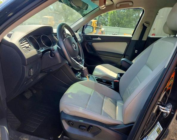 61040846 :رقم المزاد ، 3VV3B7AX4MM125129 vin ، 2021 Volkswagen Tiguan مزاد بيع