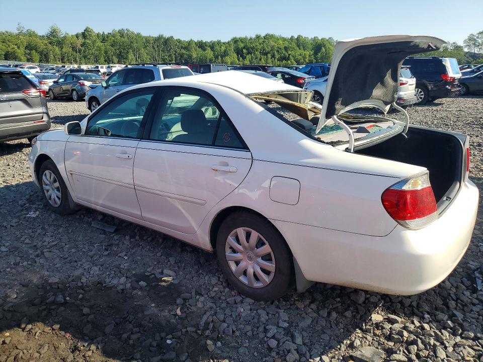 2006 Toyota Camry მანქანა იყიდება აუქციონზე, vin: 4T1BE30K26U743575, აუქციონის ნომერი: 61165436