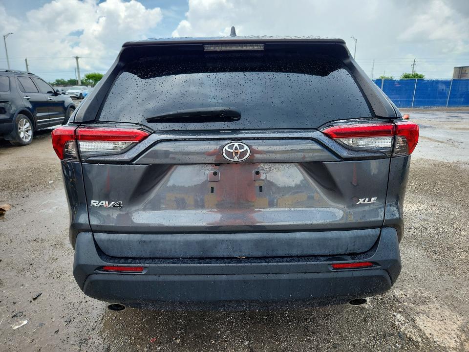 61550076 :رقم المزاد ، 2T3W1RFV2LC066078 vin ، 2020 Toyota Rav4 مزاد بيع