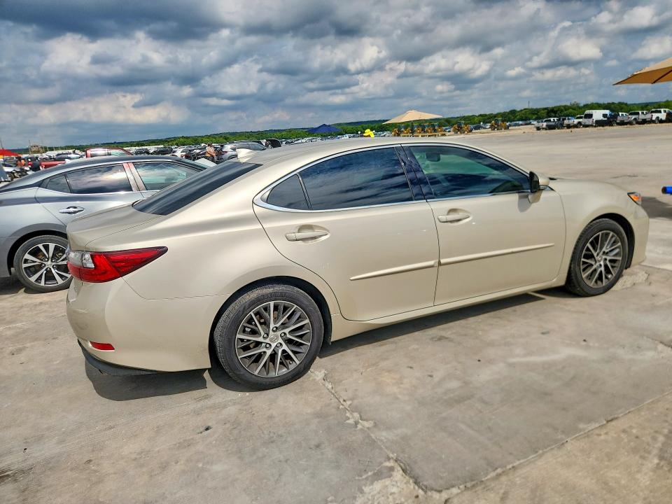 59735846 :رقم المزاد ، 58ABK1GGXGU012434 vin ، 2016 Lexus Es مزاد بيع