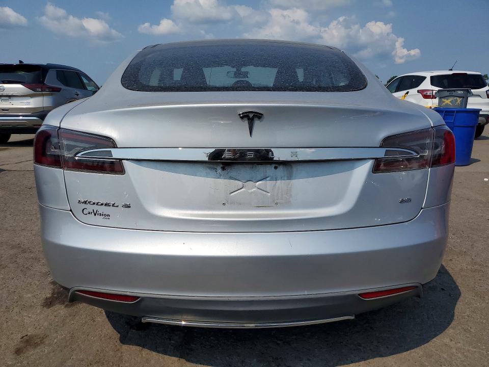 2013 Tesla Model S მანქანა იყიდება აუქციონზე, vin: 5YJSA1DN0DFP18656, აუქციონის ნომერი: 62527376
