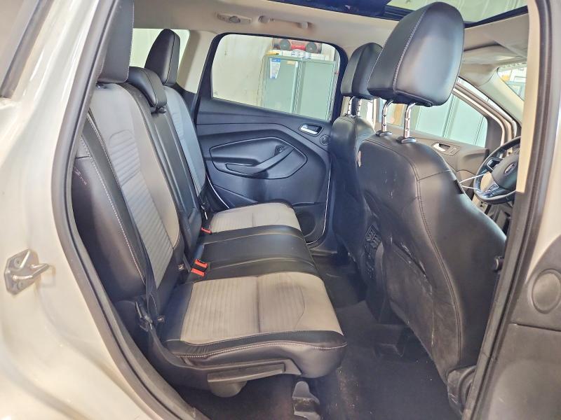 Продажа на аукционе авто 2017 Ford Escape, vin: 1FMCU9GD4HUA43433, номер лота: 62821366