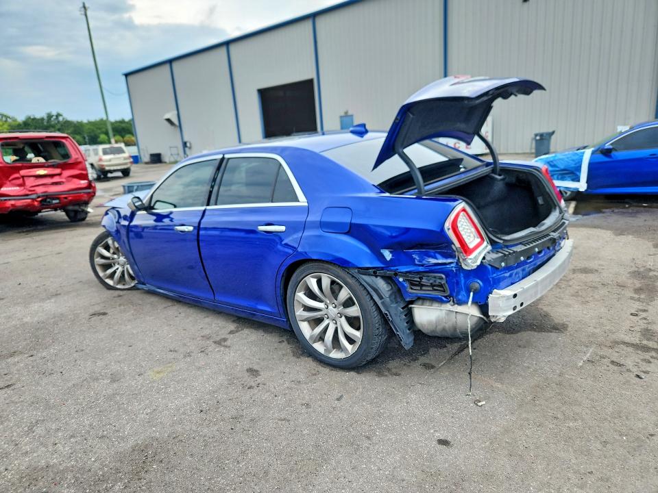 63390646 :رقم المزاد ، 2C3CCAEG0KH705965 vin ، 2019 Chrysler 300 مزاد بيع