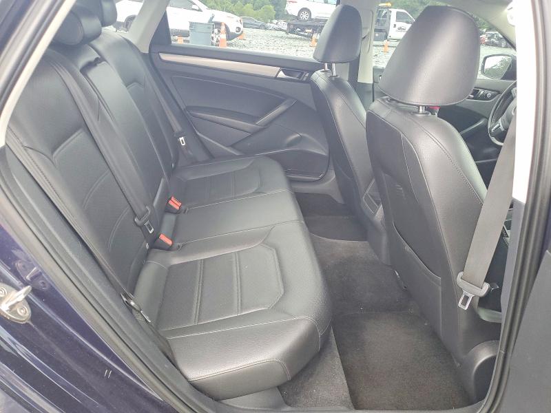 60816876 :رقم المزاد ، 1VWAT7A30FC048941 vin ، 2015 Volkswagen Passat مزاد بيع