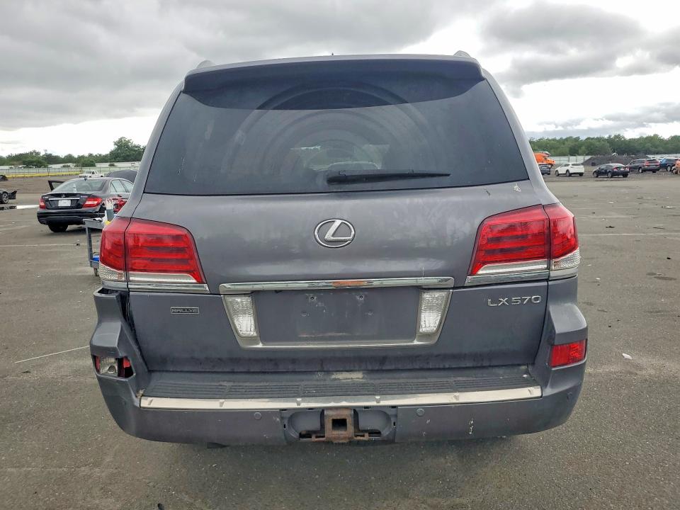 62687106 :رقم المزاد ، JTJHY7AX5F4172135 vin ، 2015 Lexus Lx مزاد بيع