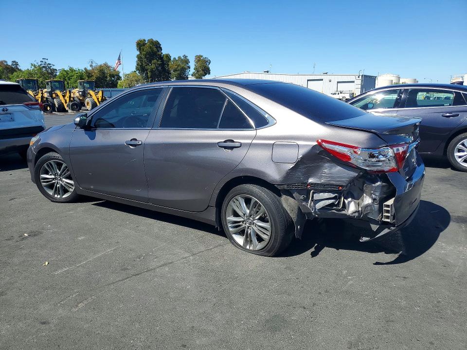 62352736 :رقم المزاد ، 4T1BF1FK0GU202759 vin ، 2016 Toyota Camry مزاد بيع