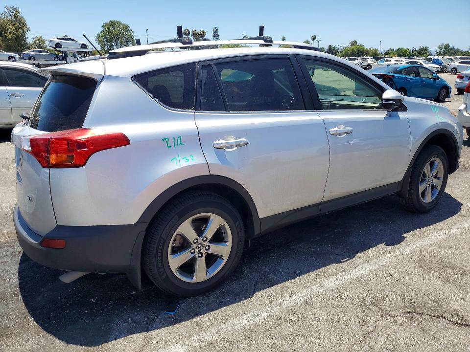 61704856 :رقم المزاد ، JTMWFREV1FD068651 vin ، 2015 Toyota Rav4 مزاد بيع