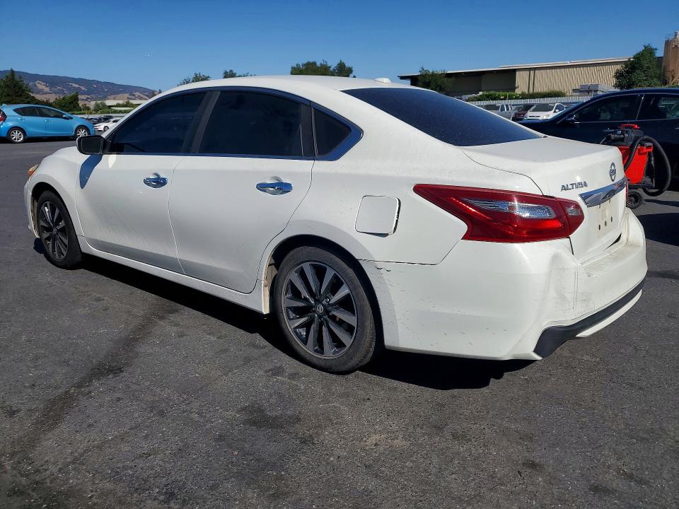 Продаж на аукціоні авто 2018 Nissan Altima, vin: 1N4AL3AP9JC163826, номер лоту: 60428986