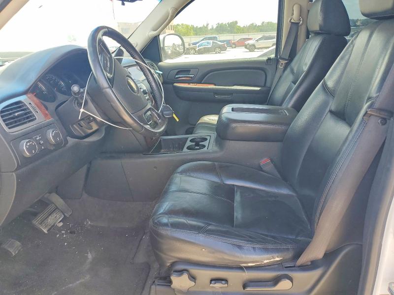 Продажа на аукционе авто 2009 Chevrolet Suburban, vin: 1GNFK26389R165876, номер лота: 59620146