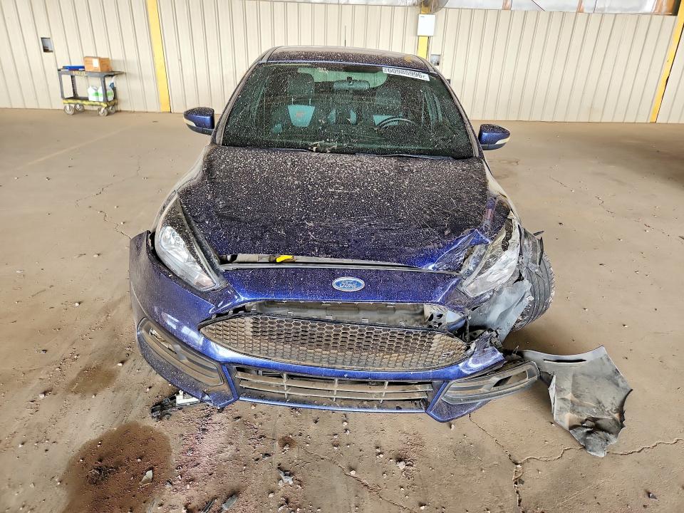 60985996 :رقم المزاد ، 1FADP3L93GL310537 vin ، 2016 Ford Focus مزاد بيع