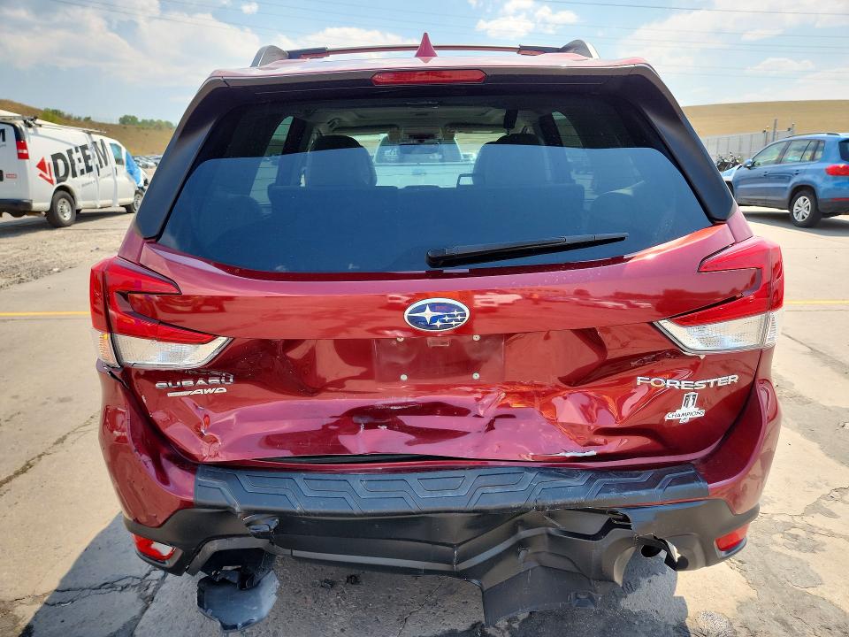 59122806 :رقم المزاد ، JF2SKAFC7MH557152 vin ، 2021 Subaru Forester مزاد بيع