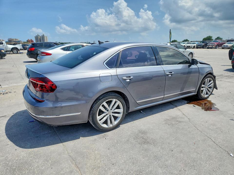 62356756 :رقم المزاد ، 1VWCA7A36JC015062 vin ، 2018 Volkswagen Passat مزاد بيع