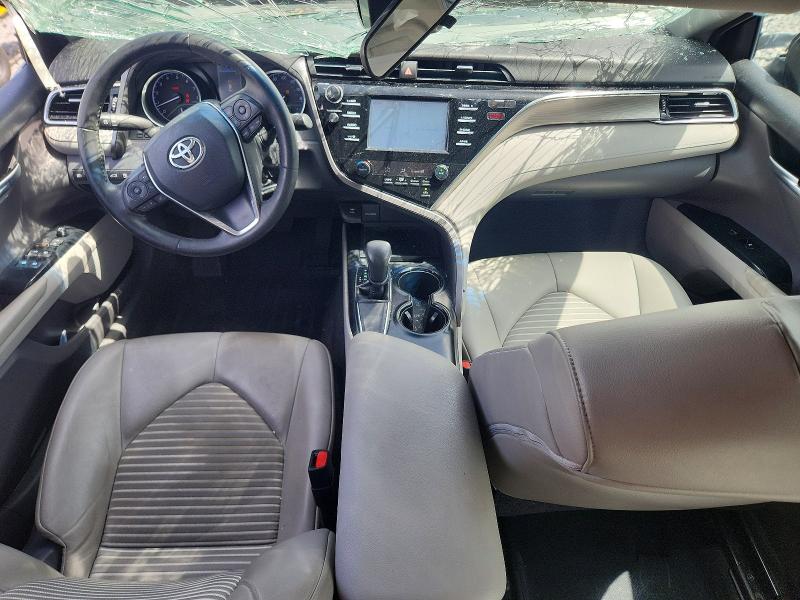 60362676 :رقم المزاد ، 4T1B11HK4JU597631 vin ، 2018 Toyota Camry مزاد بيع