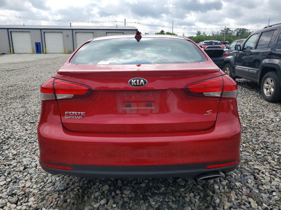 2018 Kia Forte მანქანა იყიდება აუქციონზე, vin: 3KPFL4A74JE241542, აუქციონის ნომერი: 61502716