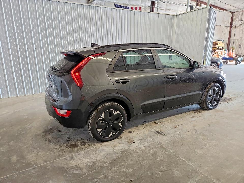 2023 Kia Niro მანქანა იყიდება აუქციონზე, vin: KNDCR3L15P5071085, აუქციონის ნომერი: 63355126