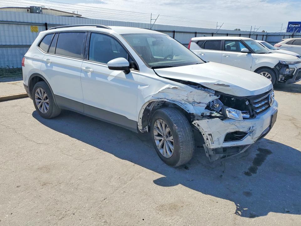Продажа на аукционе авто 2020 Volkswagen Tiguan, vin: 3VV1B7AX2LM020014, номер лота: 61749406