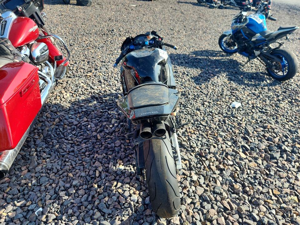 59077436 :رقم المزاد ، JH2PC4003EK700336 vin ، 2014 Honda Cbr600 مزاد بيع