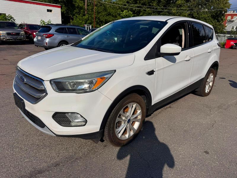 2017 Ford Escape მანქანა იყიდება აუქციონზე, vin: 1FMCU9GD8HUC04625, აუქციონის ნომერი: 62748836