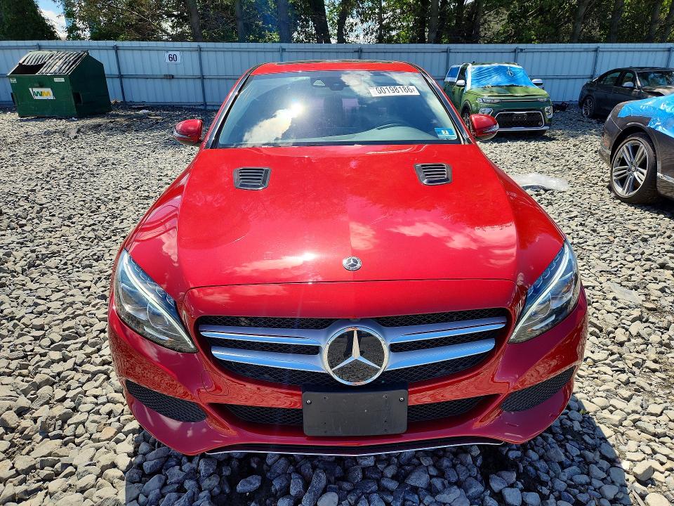 60198186 :رقم المزاد ، 55SWF4KB6JU262332 vin ، 2018 Mercedes-benz C مزاد بيع