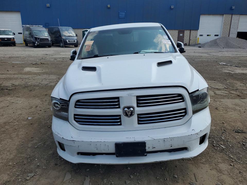 61767716 :رقم المزاد ، 1C6RR7UT5FS552303 vin ، 2015 Ram 1500 مزاد بيع