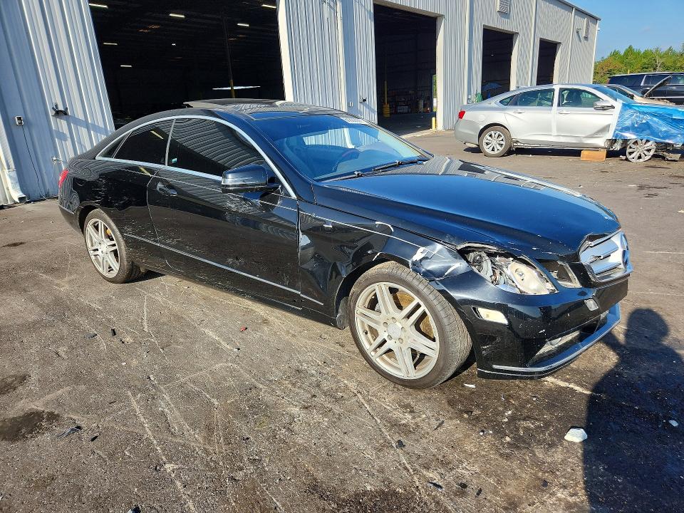 61839086 :رقم المزاد ، WDDKJ5GB8AF032872 vin ، 2010 Mercedes-benz E مزاد بيع