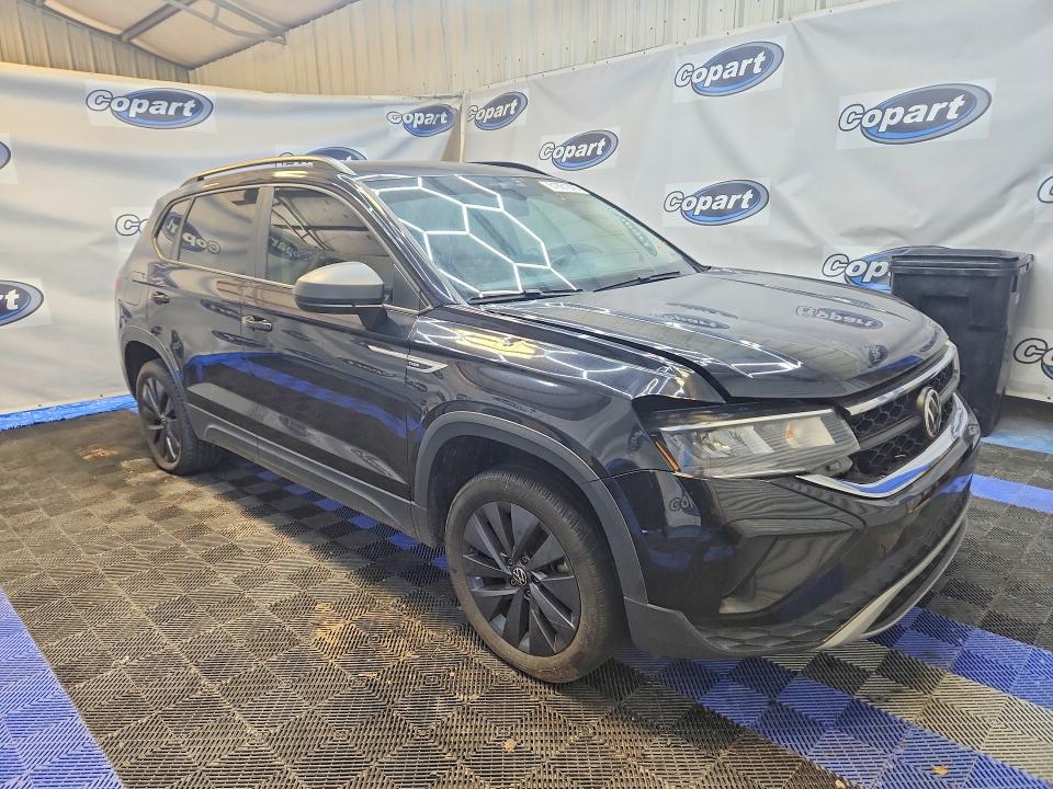 Продажа на аукционе авто 2022 Volkswagen Taos, vin: 3VVDX7B20NM017049, номер лота: 61881876