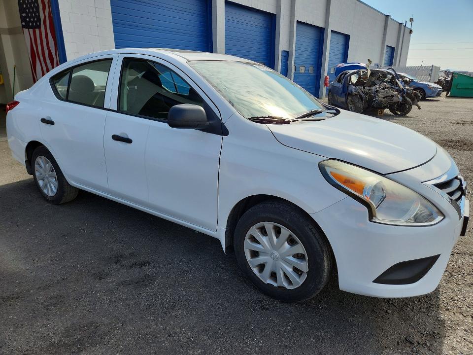 62723186 :رقم المزاد ، 3N1CN7AP4FL814802 vin ، 2015 Nissan Versa مزاد بيع