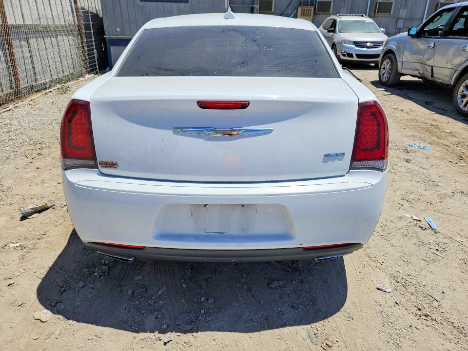 Продаж на аукціоні авто 2018 Chrysler 300, vin: 2C3CCAAG4JH191512, номер лоту: 61627306