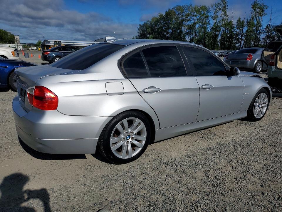 60647986 :رقم المزاد ، WBAVB135X6KX66244 vin ، 2006 Bmw 325 مزاد بيع