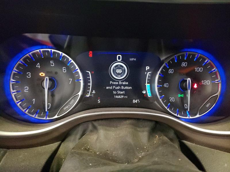 60754776 :رقم المزاد ، 2C4RC1EG8JR333841 vin ، 2018 Chrysler Pacifica مزاد بيع
